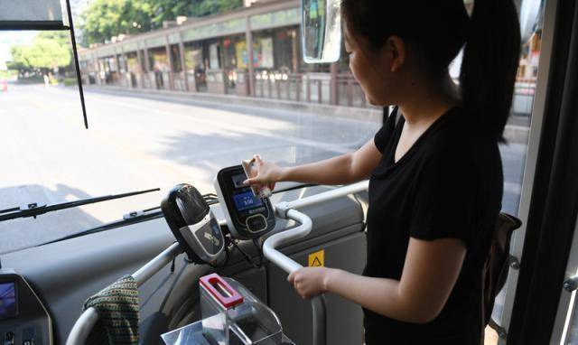 中国移动手机营业厅:为什么越是发达国家越落后，不像中国这样普遍流行手机移动支付？